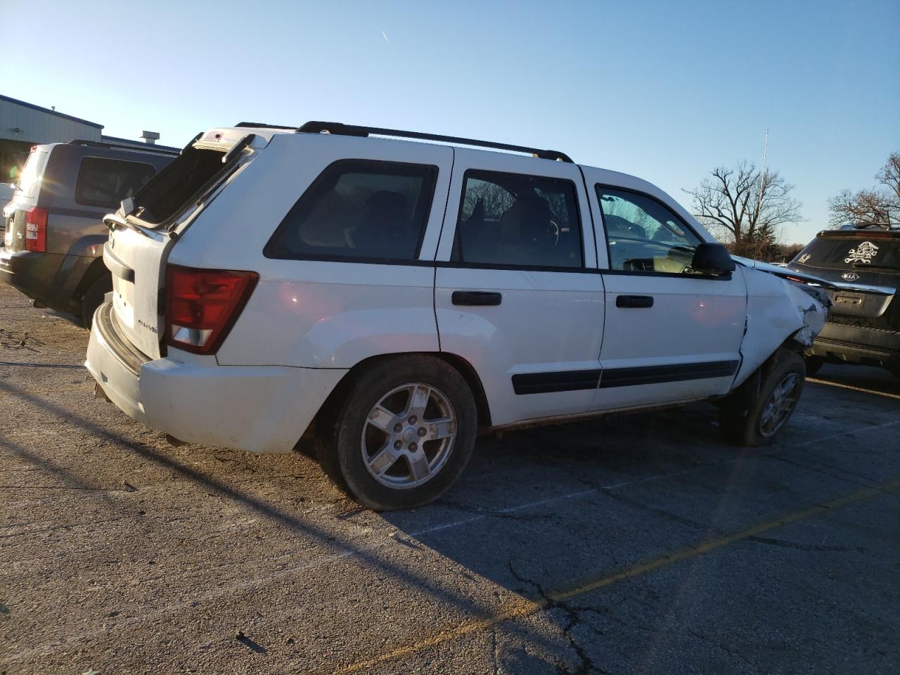 Изображение 3 2005 JEEP GRAND CHEROKEE LAREDO 2005 с VIN 1J4GR48K05C564426