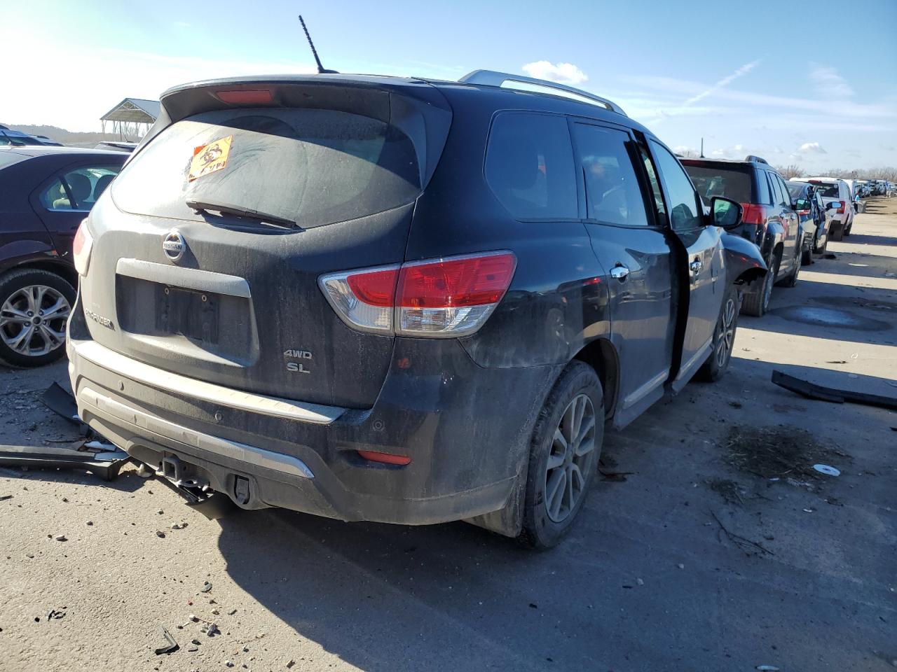 Image 3 of 2014 NISSAN PATHFINDER S 2014 with VIN 5N1AR2MMXEC627390