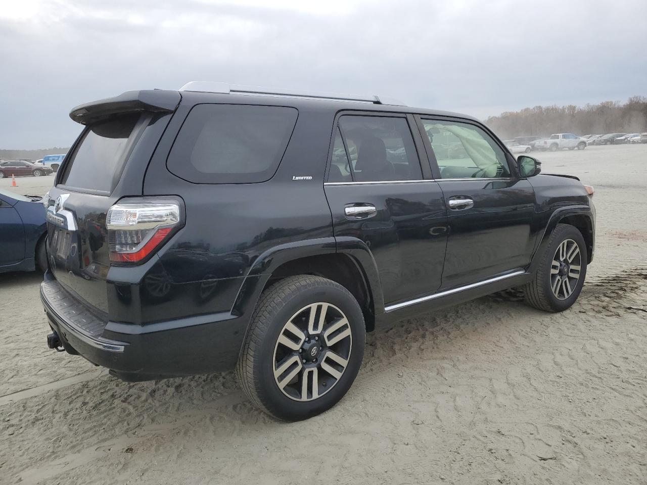 Obraz 3 z 2018 TOYOTA 4RUNNER SR5/SR5 PREMIUM 2018 z VIN JTEBU5JR3J5488853