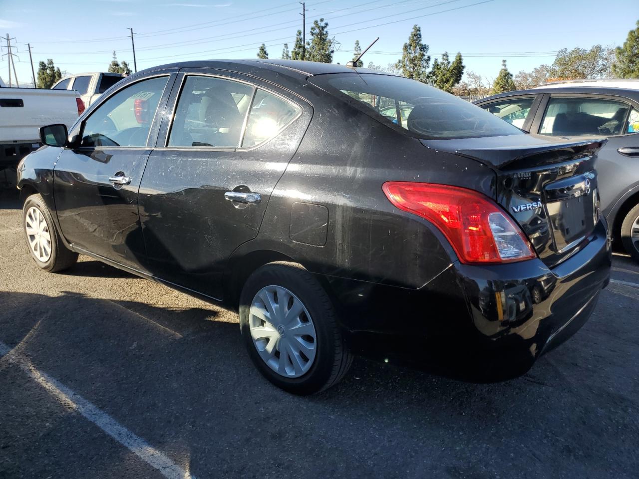 Изображение 2 2018 NISSAN VERSA S 2018 с VIN 3N1CN7AP5JL871454