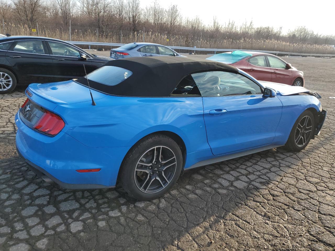 Obraz 3 z 2023 FORD MUSTANG  2023 z VIN 1FATP8UH3P5103441
