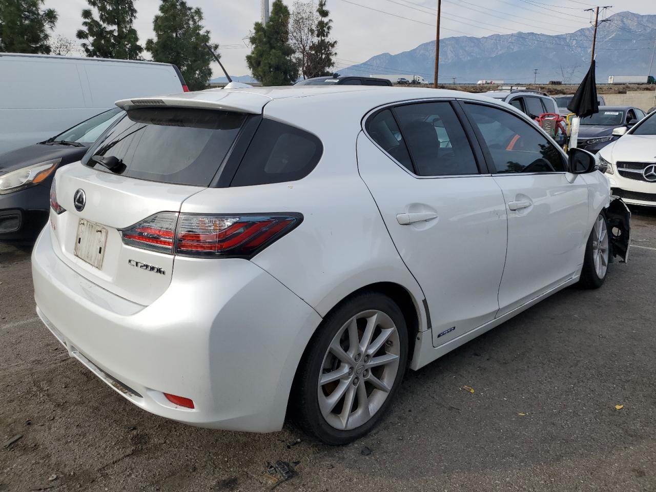 Obraz 3 z 2012 LEXUS CT 200 2012 z VIN JTHKD5BH6C2078884