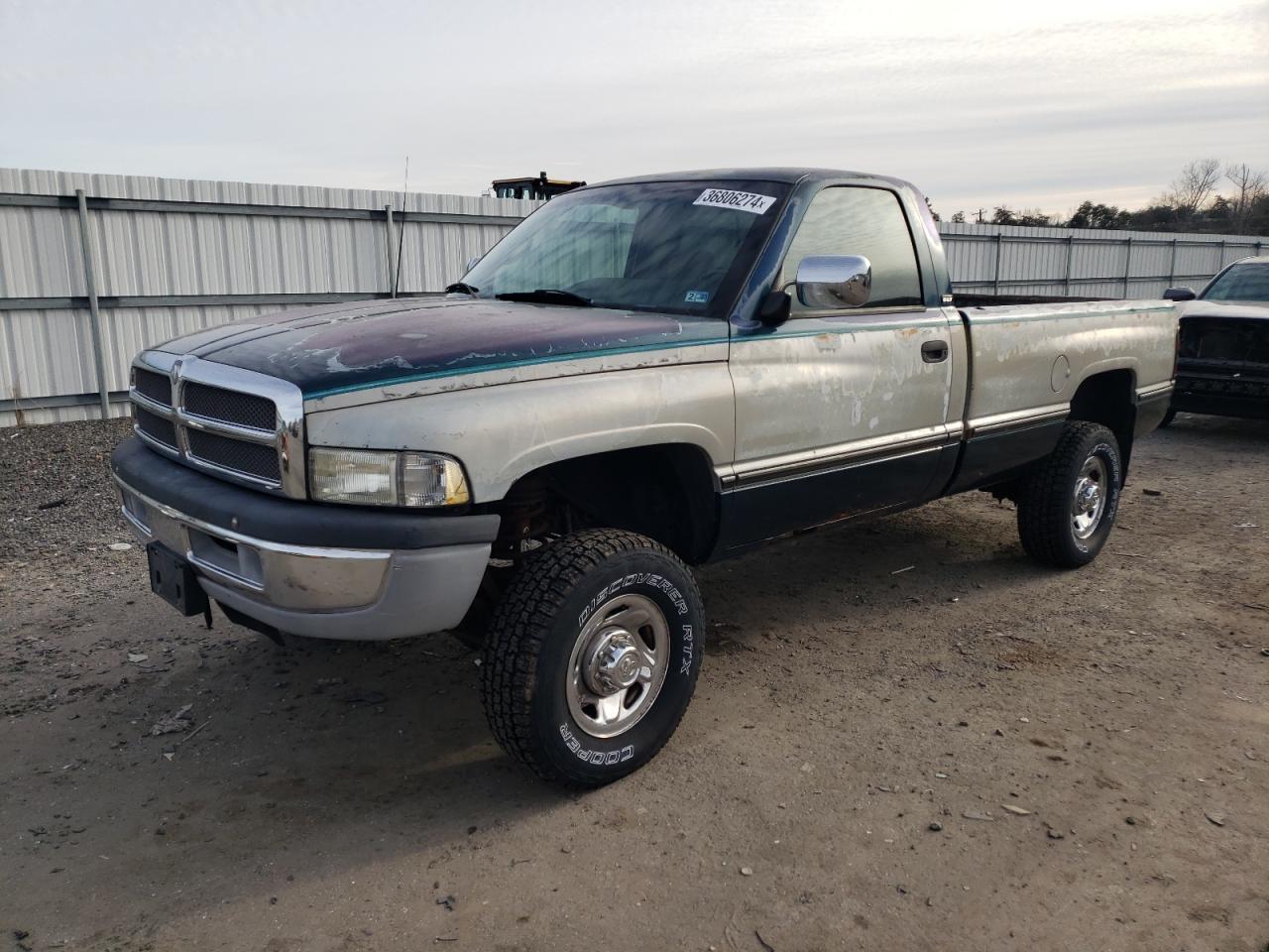 Image 1 of 1994 DODGE RAM 2500  1994 with VIN 1B7KF26W5RS602568