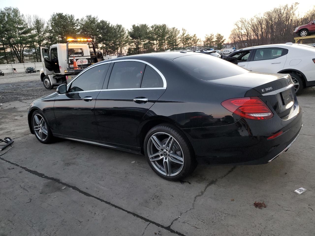 Image 2 of 2019 MERCEDES-BENZ E 300 4MATIC 2019 with VIN WDDZF4KB1KA553660