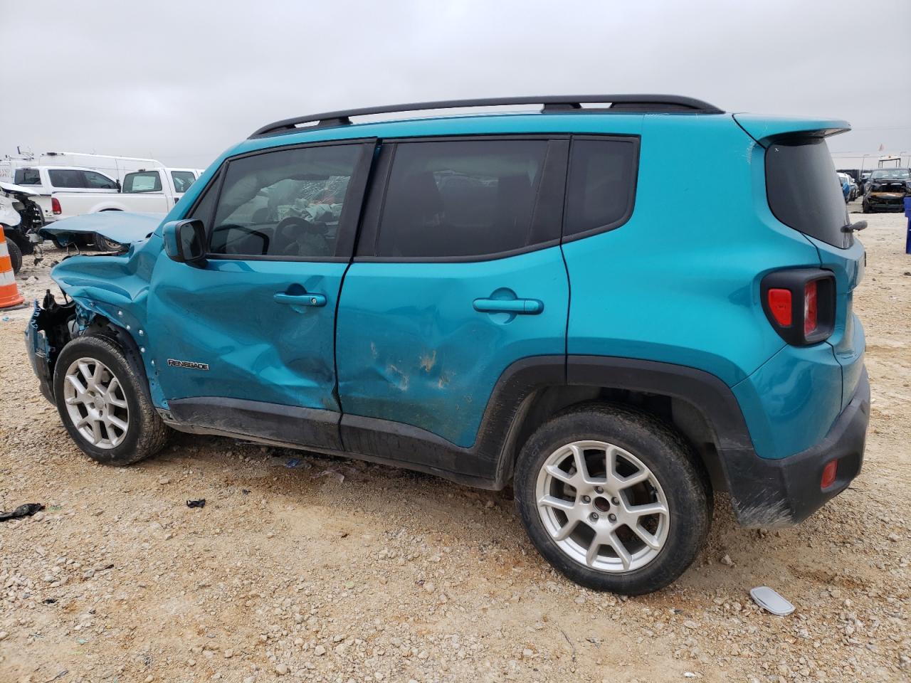 Image 2 of 2020 JEEP RENEGADE LATITUDE 2020 with VIN ZACNJABB1LPL34198