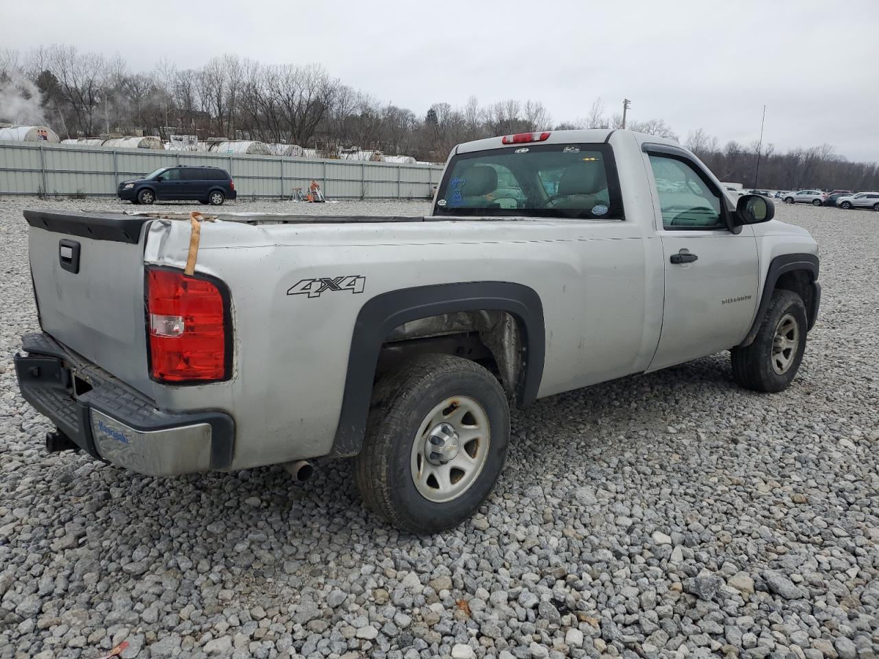 Image 3 of 2010 CHEVROLET SILVERADO K1500 2010 with VIN 1GCPKPE04AZ262059