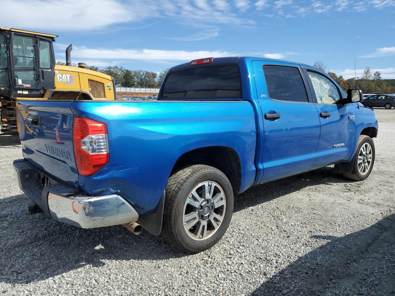 Image 3 of 2016 TOYOTA TUNDRA CREWMAX SR5 2016 with VIN 5TFEW5F15GX206255