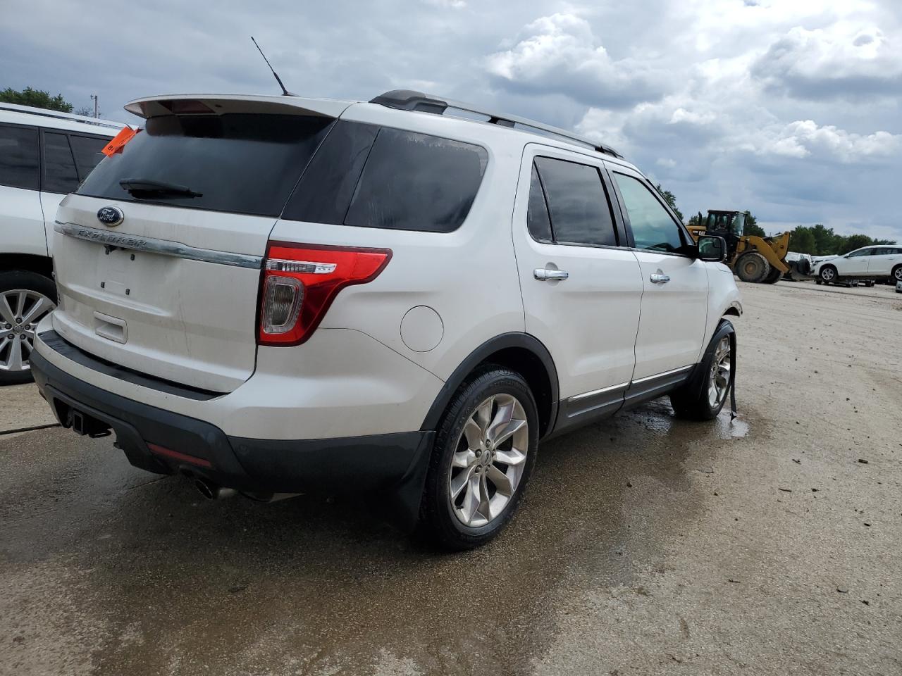 Изображение 3 2011 FORD EXPLORER XLT 2011 с VIN 1FMHK7D86BGA72168