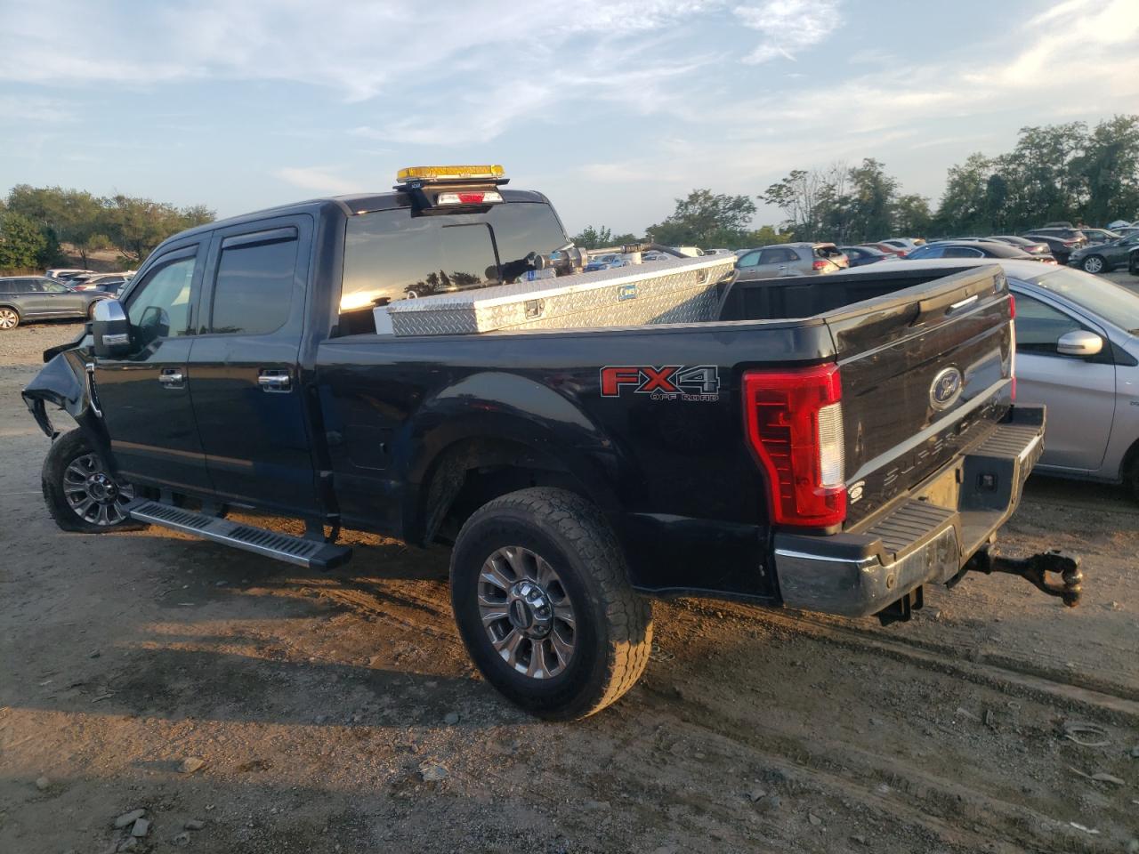 Obraz 2 z 2019 FORD F250 SUPER DUTY 2019 z VIN 1FT7W2B69KED06839