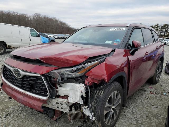 Image 1 of 2021 TOYOTA HIGHLANDER XLE 2021 with VIN 5TDHZRBH5MS118323