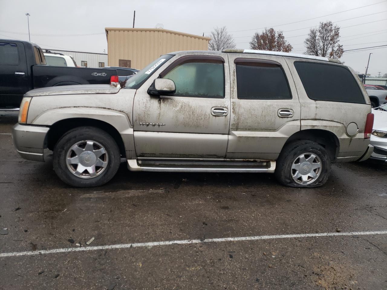 Image 1 of 2002 CADILLAC ESCALADE LUXURY 2002 with VIN 1GYEK63NX2R115496