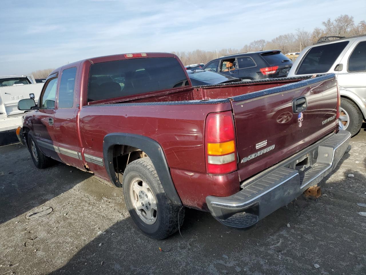 Image 2 of 2000 CHEVROLET SILVERADO C1500 2000 with VIN 2GCEC19V9Y1348851