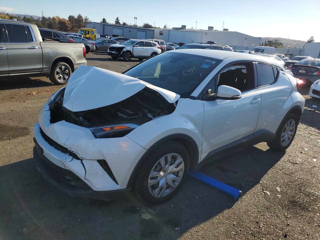 Изображение 1 2019 TOYOTA C-HR XLE 2019 с VIN JTNKHMBX6K1020619