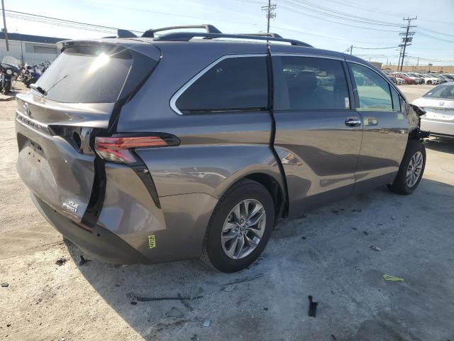 Image 3 of 2022 TOYOTA SIENNA XLE 2022 with VIN 5TDJRKEC4NS096230