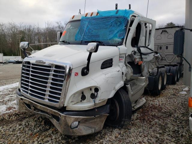 Image 2 of 2016 FREIGHTLINER CASCADIA 113  2016 with VIN 1FUJGBDV4GLGY2208