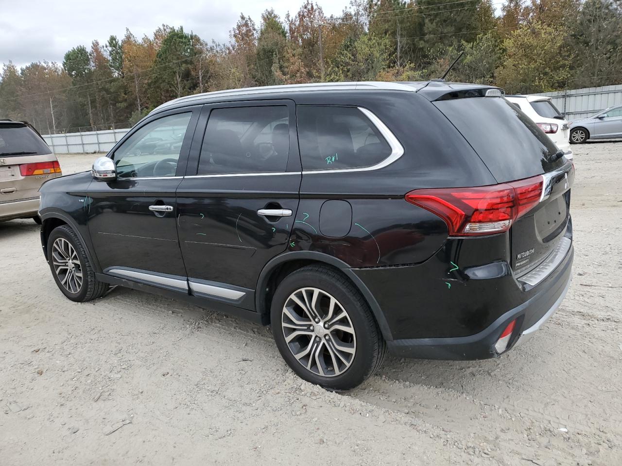 Image 2 of 2016 MITSUBISHI OUTLANDER GT 2016 with VIN JA4JZ4AX0GZ054136