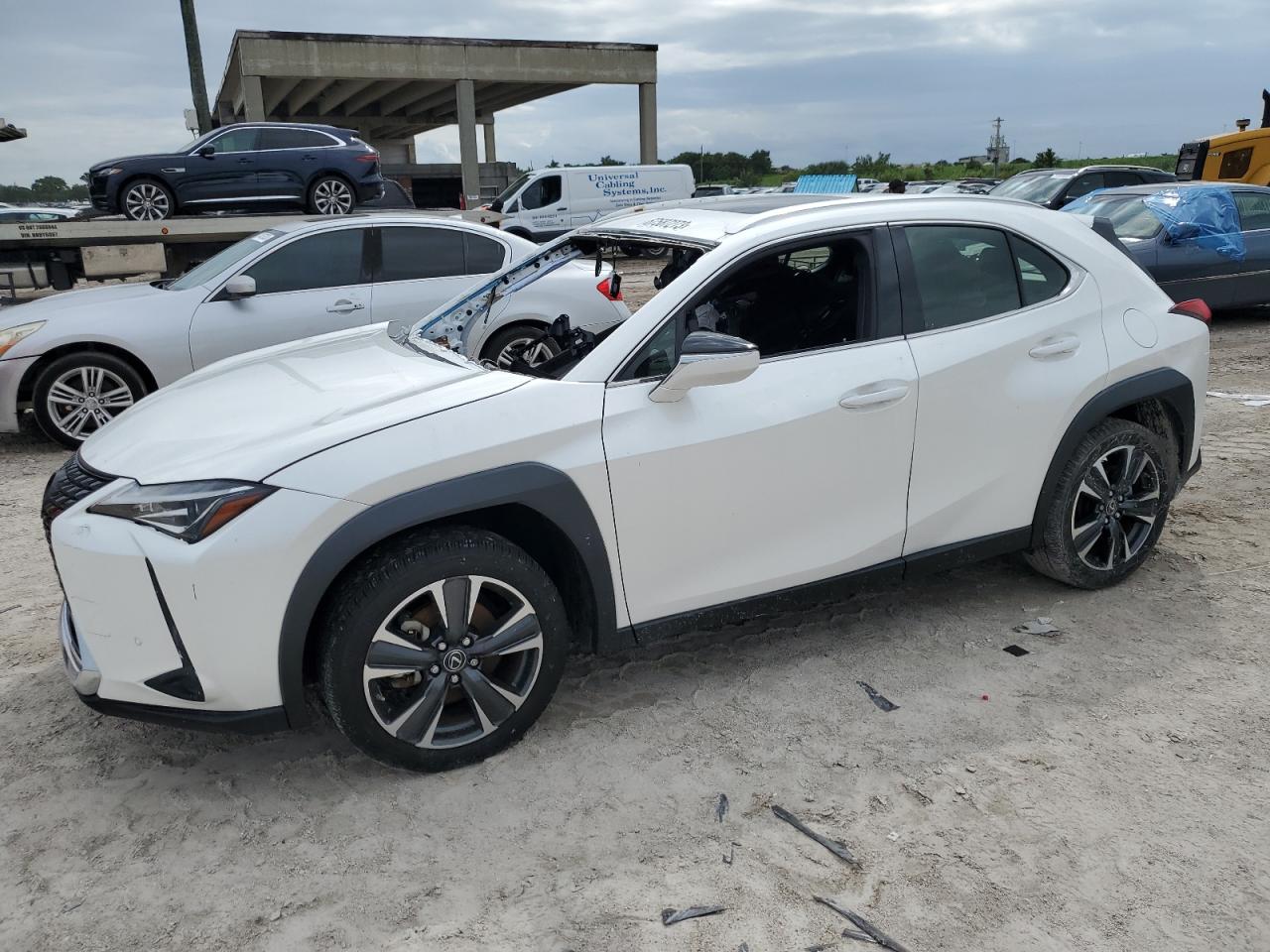 Изображение 1 2019 LEXUS UX 200 2019 с VIN JTHY3JBH3K2001622