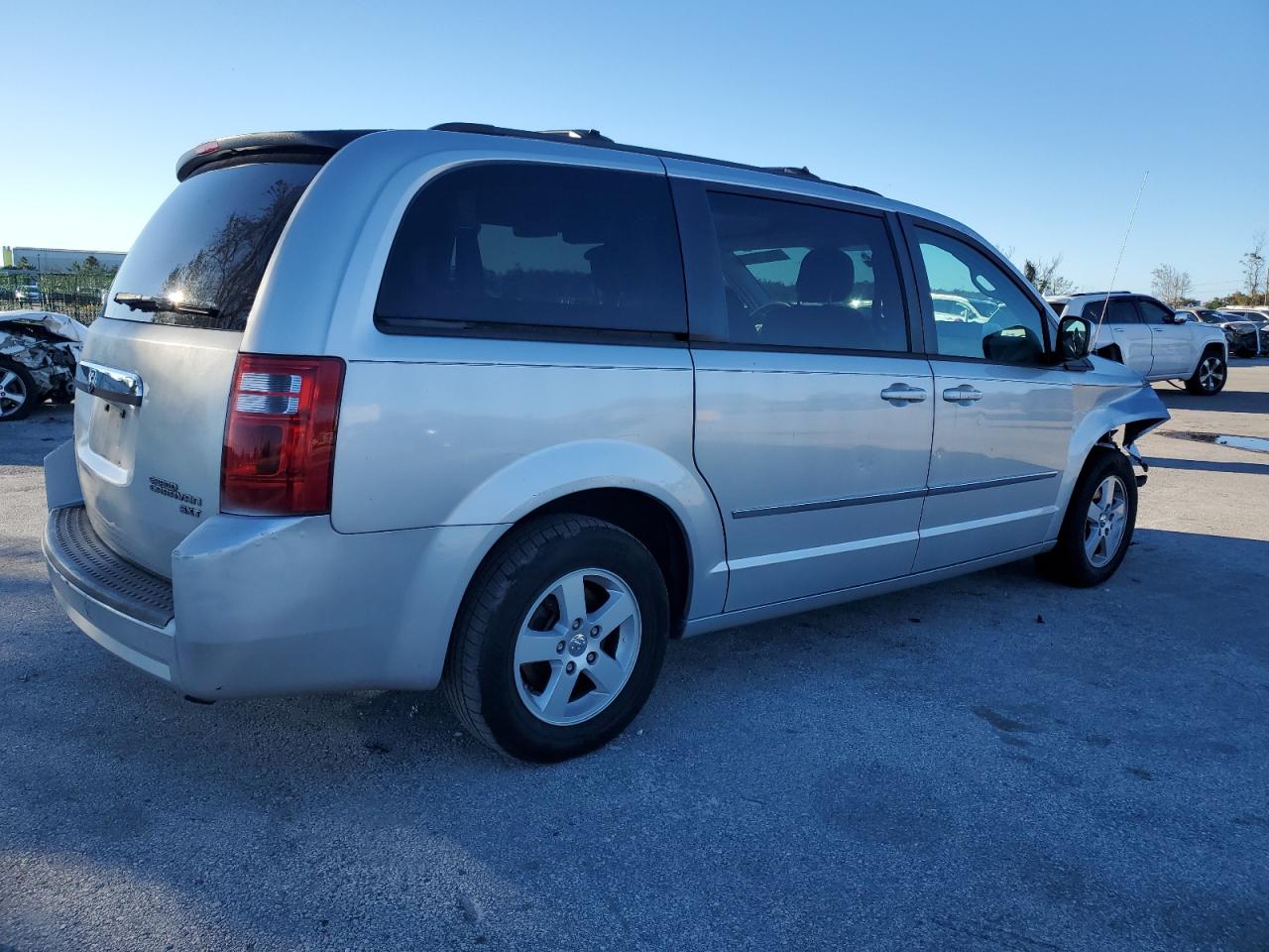 Obraz 3 z 2010 DODGE GRAND CARAVAN SXT 2010 z VIN 2D4RN5D11AR450422