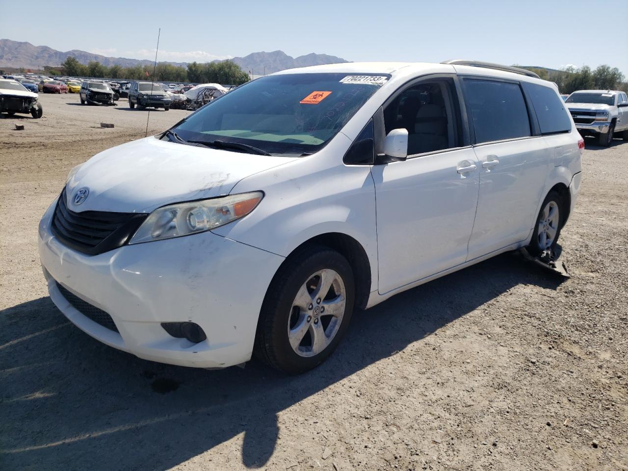 Obraz 1 z Toyota Sienna Le 2012 z VIN 5TDKK3DC6CS253091