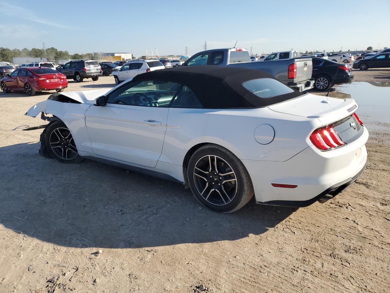 Image 2 of 2020 FORD MUSTANG  2020 with VIN 1FATP8UH5L5120705