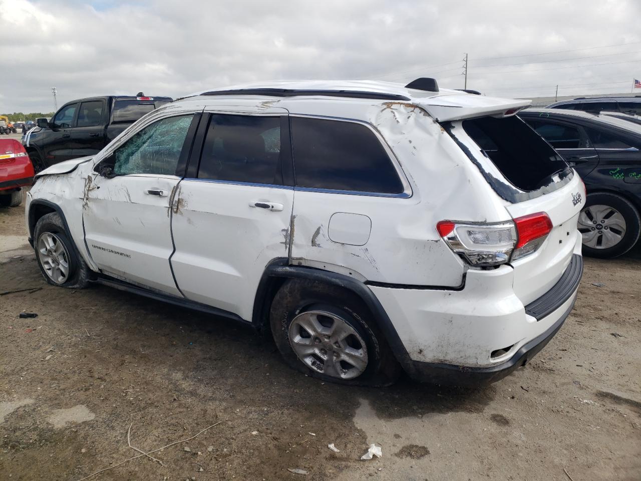 Image 2 of 2015 JEEP GRAND CHEROKEE LAREDO 2015 with VIN 1C4RJEAG8FC219650