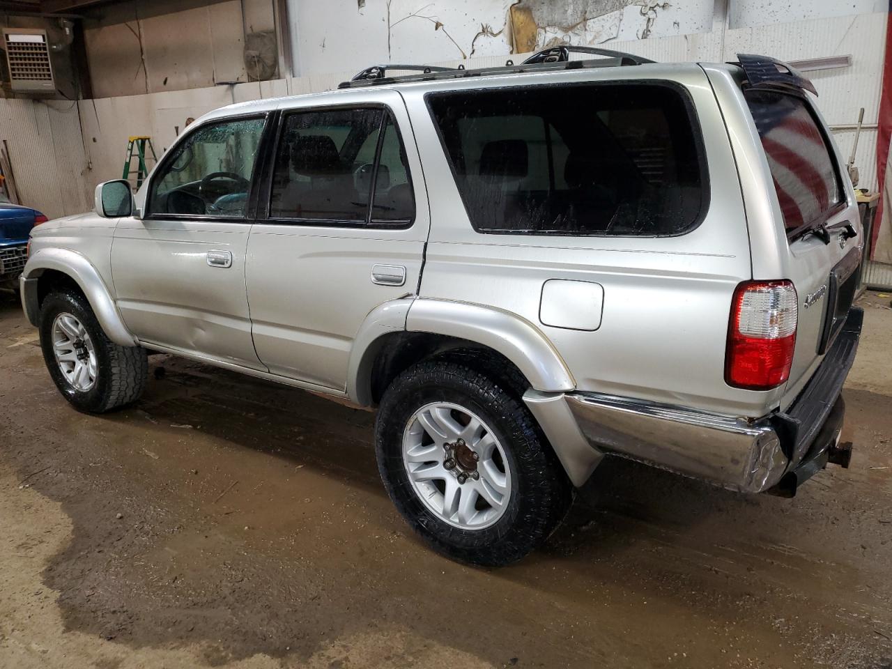 Image 2 of 2001 TOYOTA 4RUNNER SR5 2001 with VIN JT3HN86R819046105