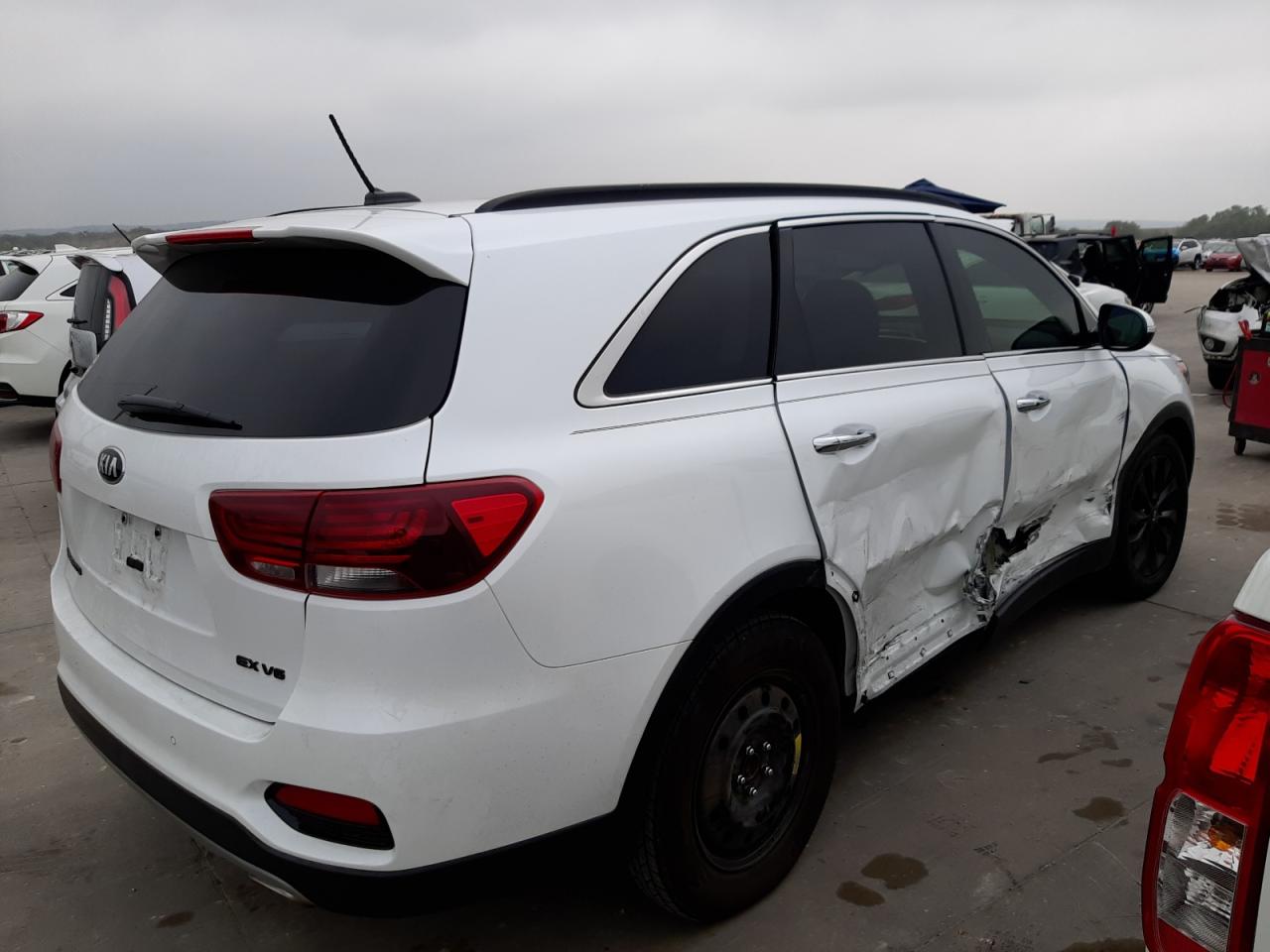 Image 3 of 2020 KIA SORENTO EX 2020 with VIN 5XYPH4A56LG708700