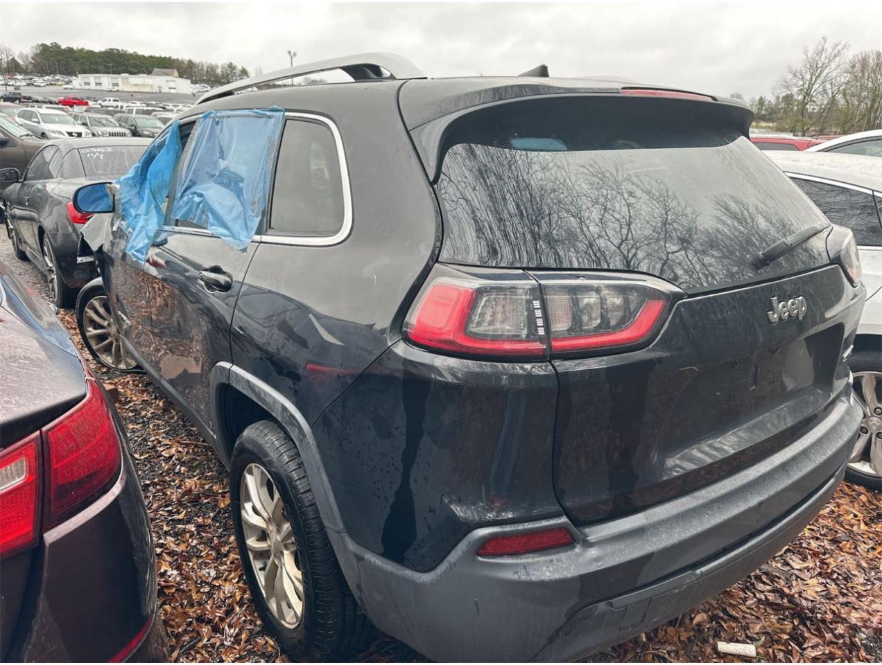 Image 3 of 2019 JEEP CHEROKEE LATITUDE 2019 with VIN 1C4PJLCB4KD241548