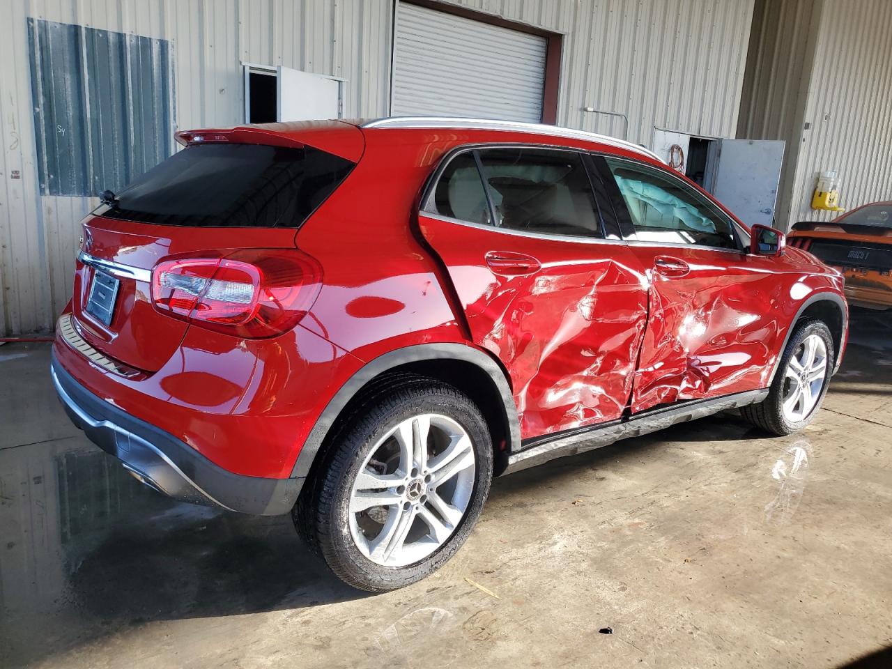 Image 3 of 2020 MERCEDES-BENZ GLA 250 2020 with VIN WDCTG4EB7LU025852