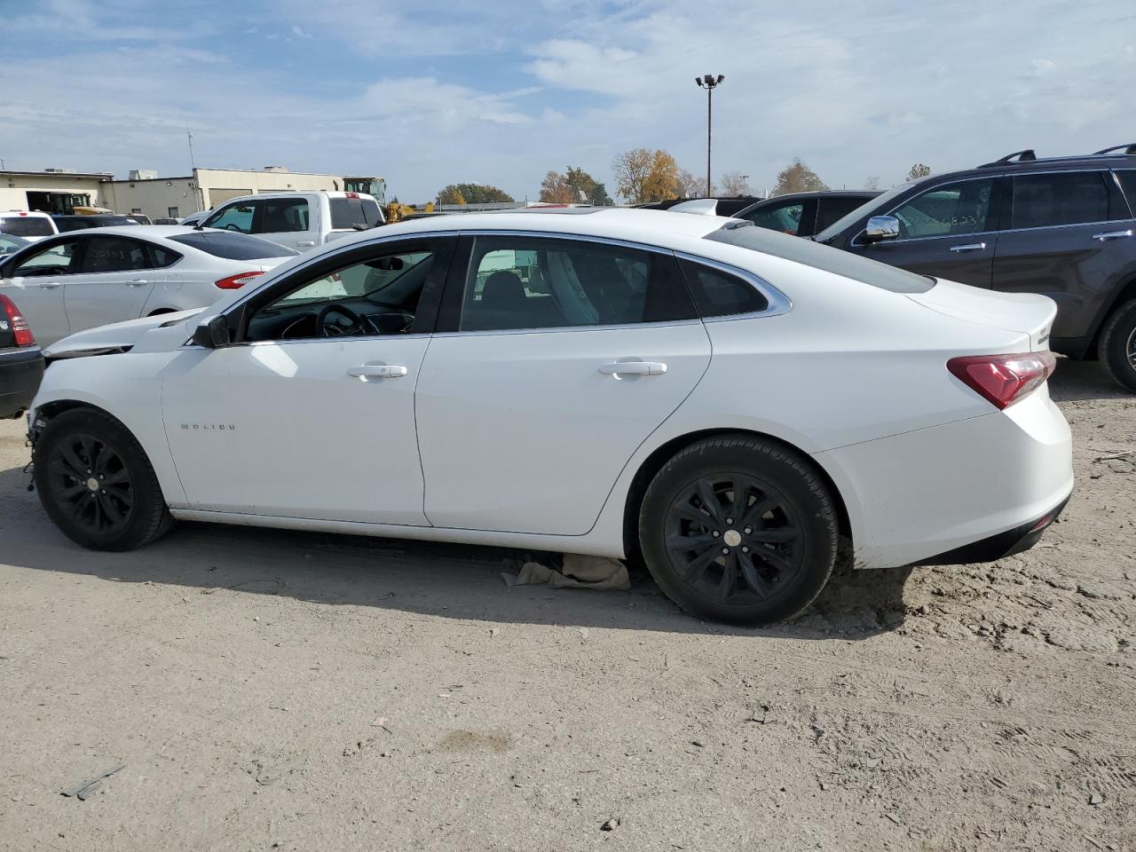 Изображение 2 2021 CHEVROLET MALIBU LT 2021 с VIN 1G1ZD5ST6MF056410