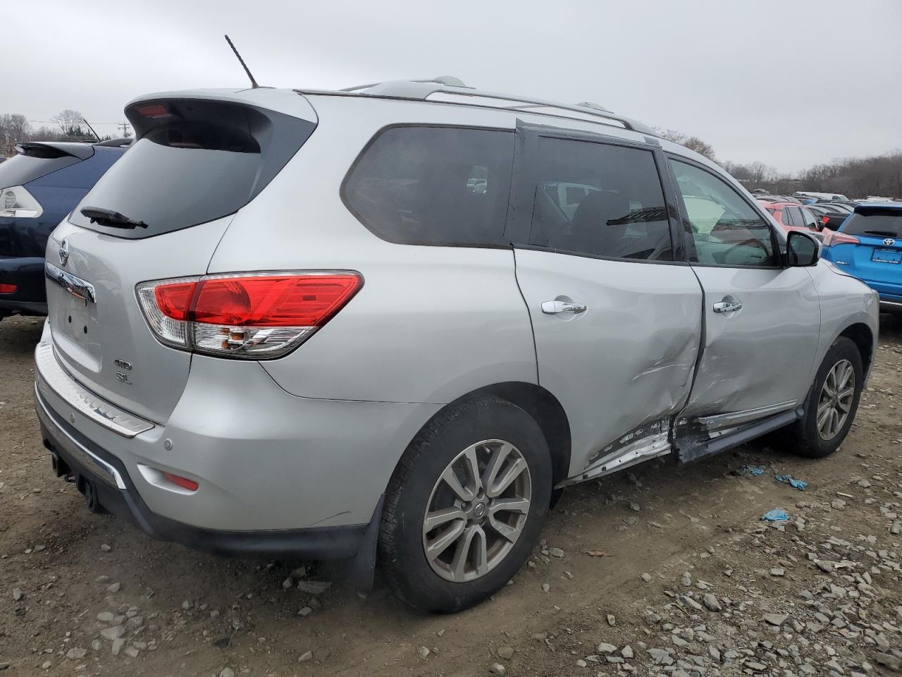 Obraz 3 z 2015 NISSAN PATHFINDER S 2015 z VIN 5N1AR2MM5FC613057