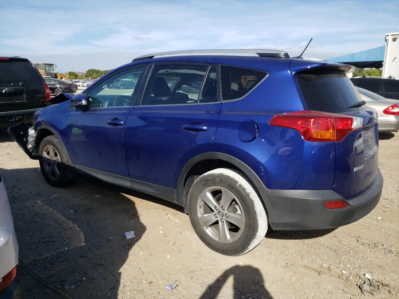 Image 2 of 2015 TOYOTA RAV4 XLE 2015 with VIN 2T3RFREV6FW232850
