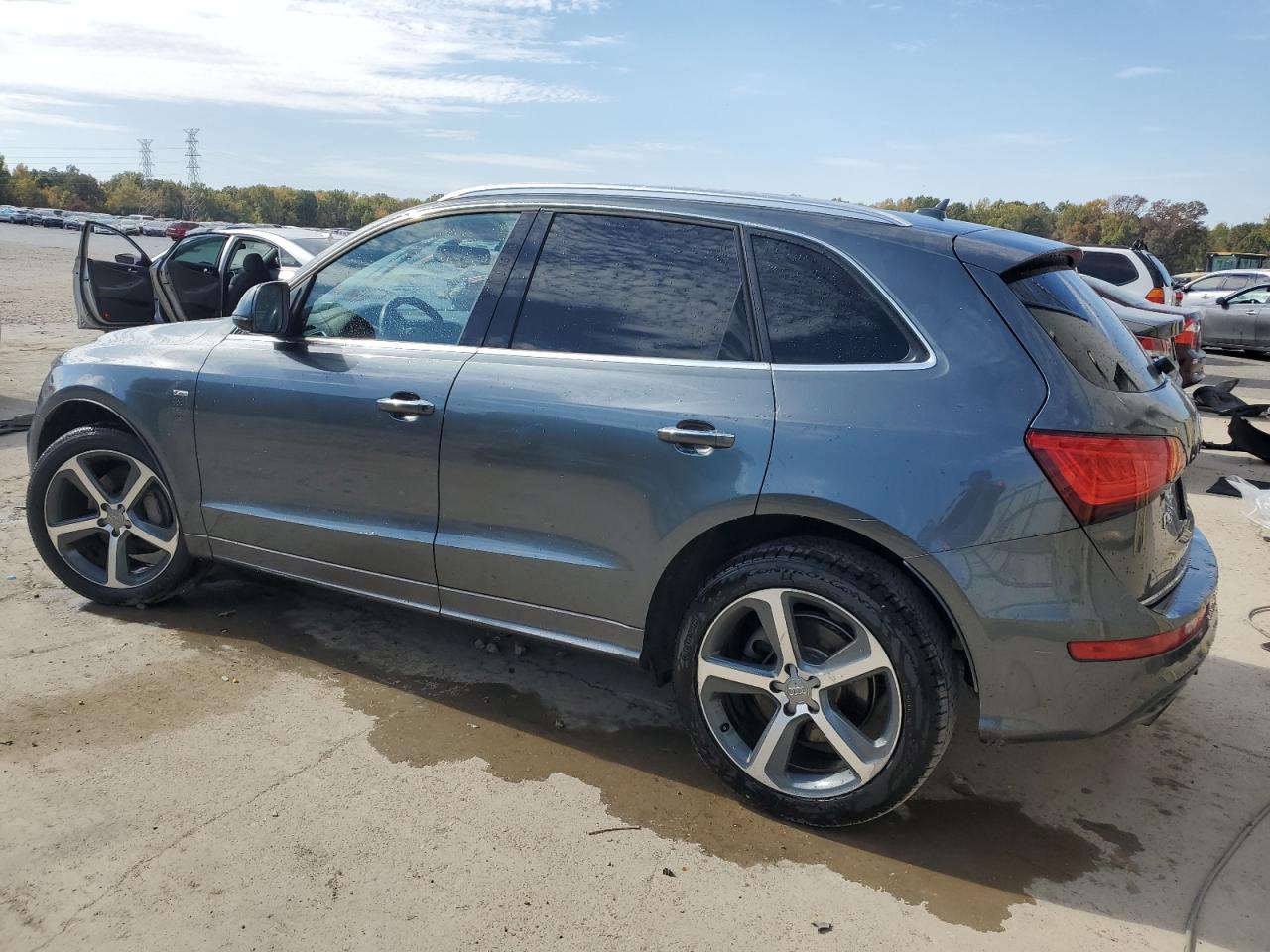 Image 2 of 2015 AUDI Q5 PREMIUM PLUS 2015 with VIN WA1DGAFP0FA042379