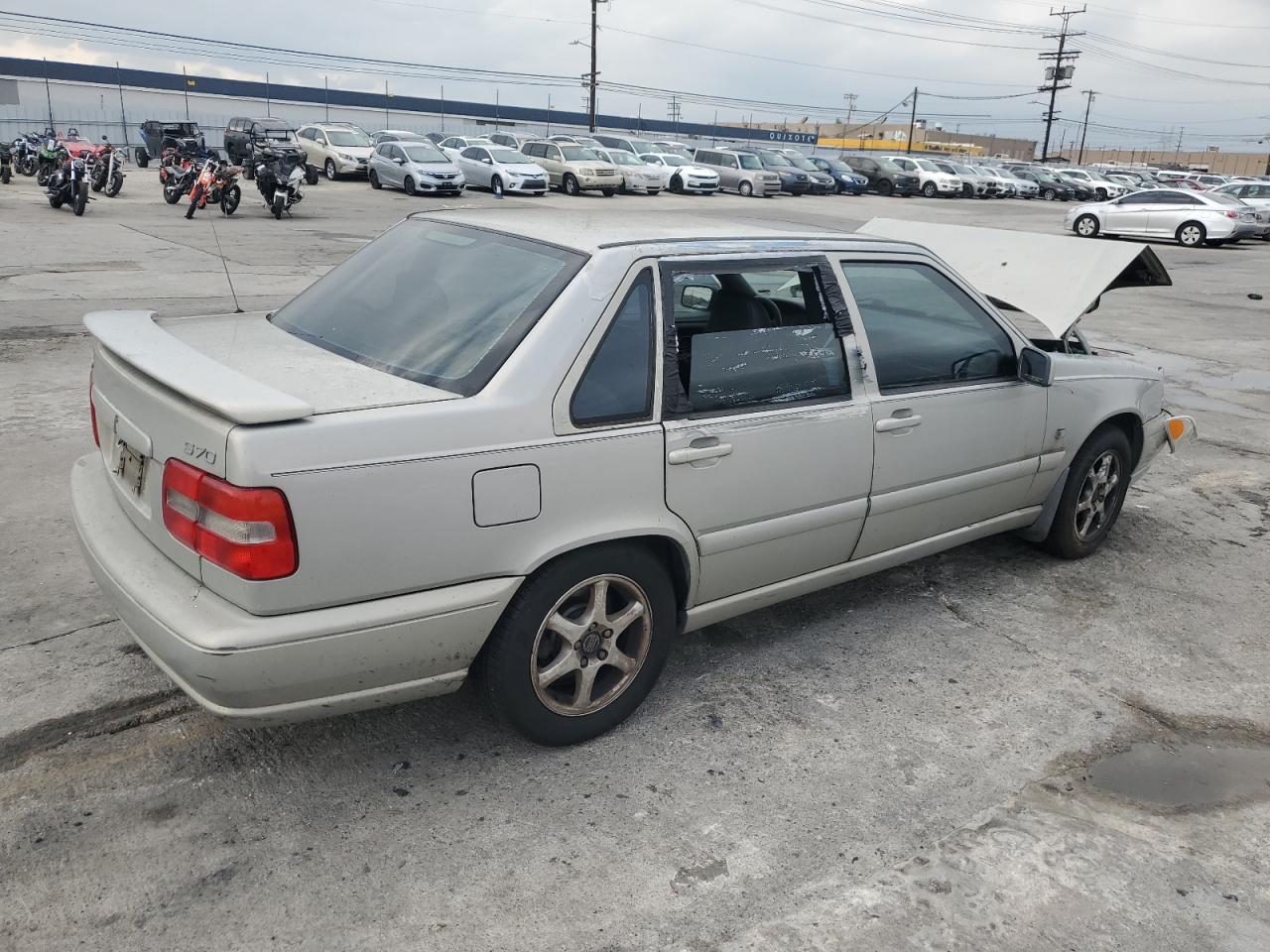 Image 3 of 2000 VOLVO S70 BASE 2000 with VIN YV1LS61J4Y2643365