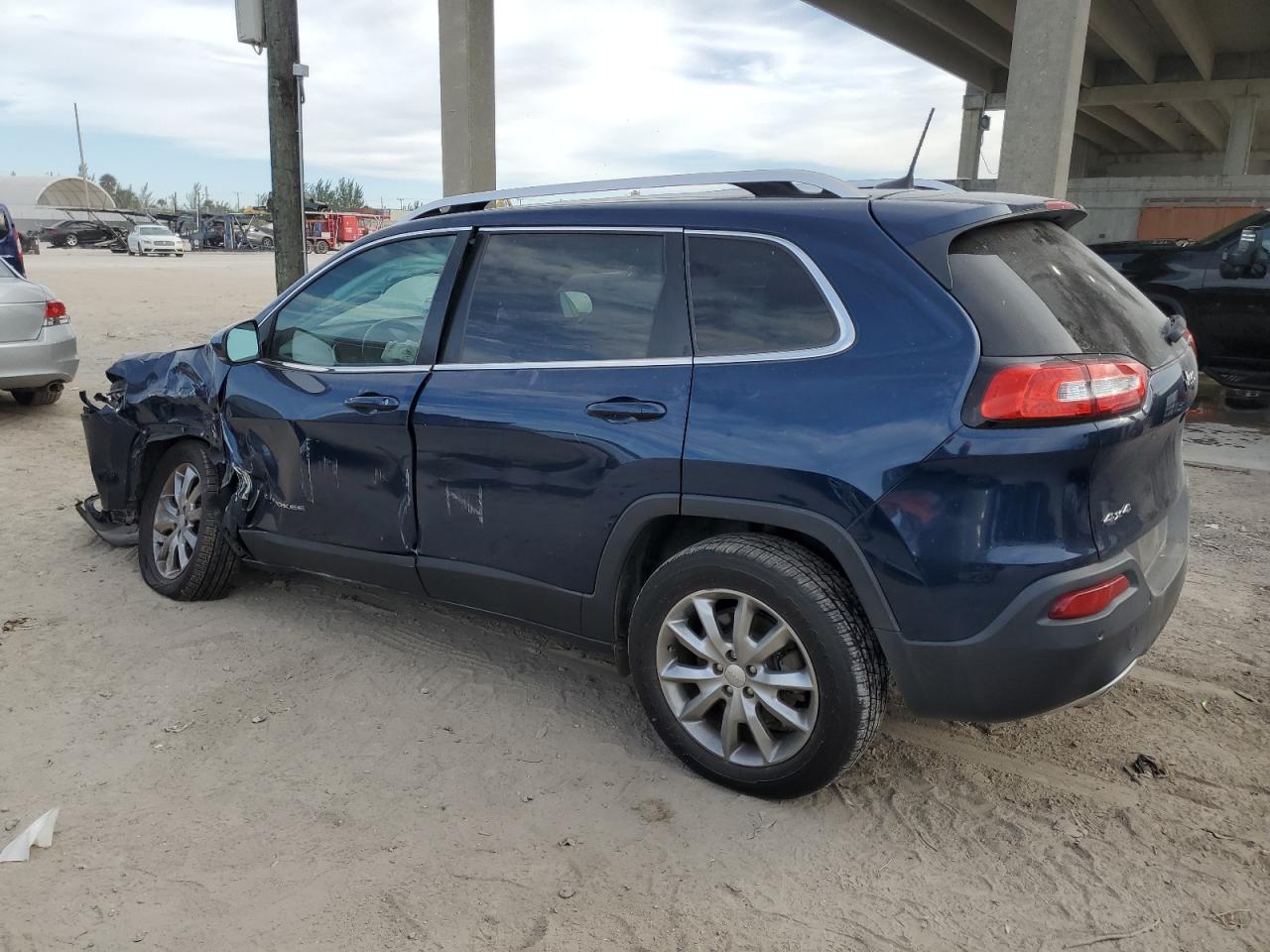 Image 2 of 2018 JEEP CHEROKEE LIMITED 2018 with VIN 1C4PJMDB6JD617041