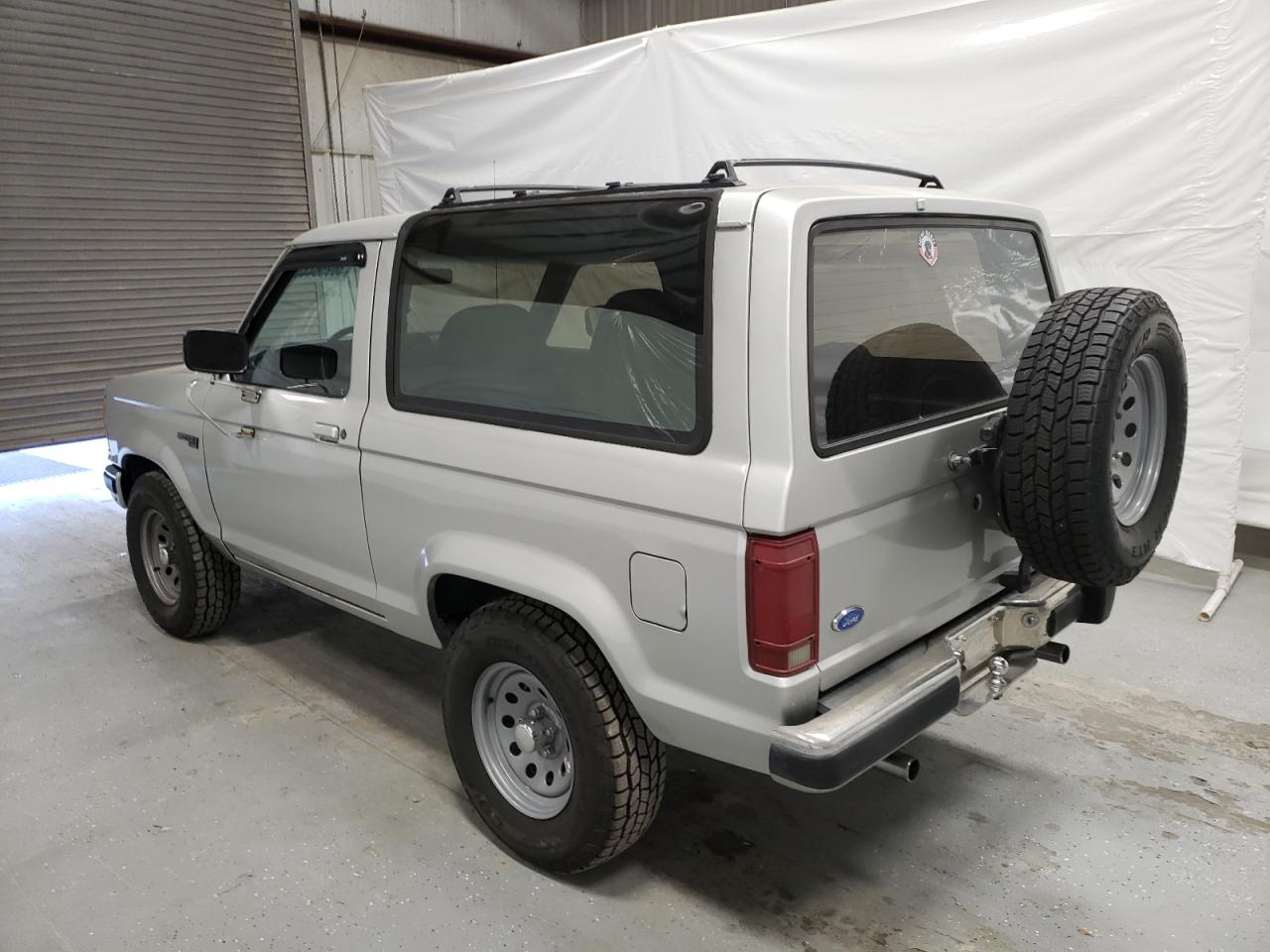 Obraz 2 z 1990 FORD BRONCO II  1990 z VIN 1FMCU12T1LUA22600