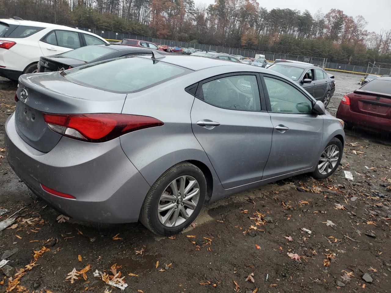 Image 3 of 2015 HYUNDAI ELANTRA SE 2015 with VIN KMHDH4AE5FU298103