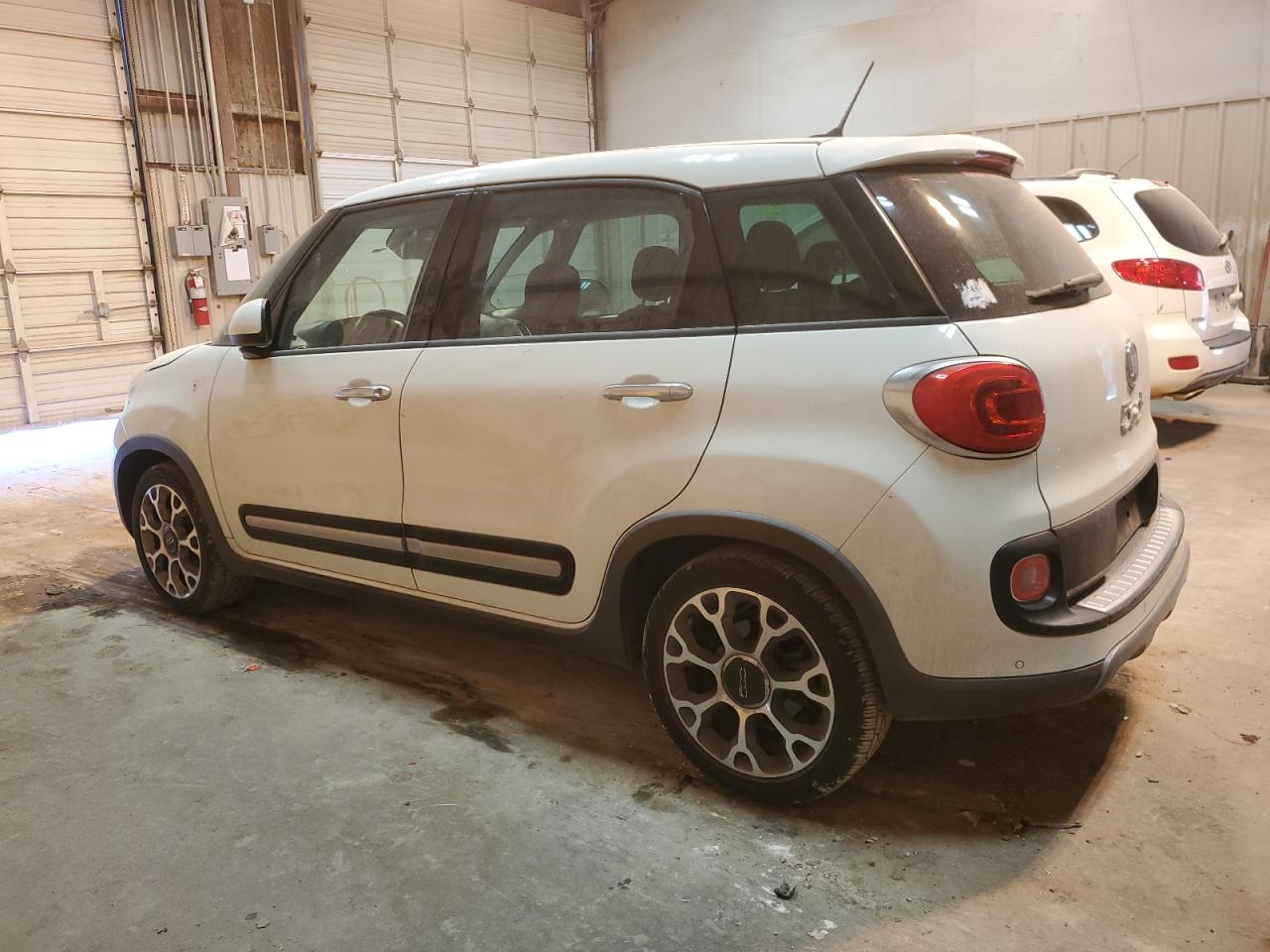 Изображение 2 2014 FIAT 500L TREKKING 2014 с VIN ZFBCFADH0EZ007795