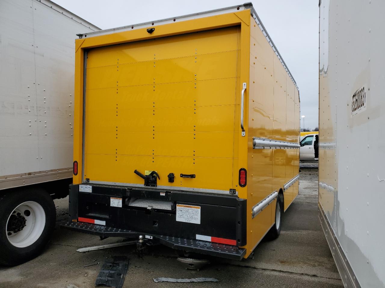 Image 3 of 2022 GMC SAVANA CUTAWAY G3500 2022 with VIN 7GZ37TC76NN010659