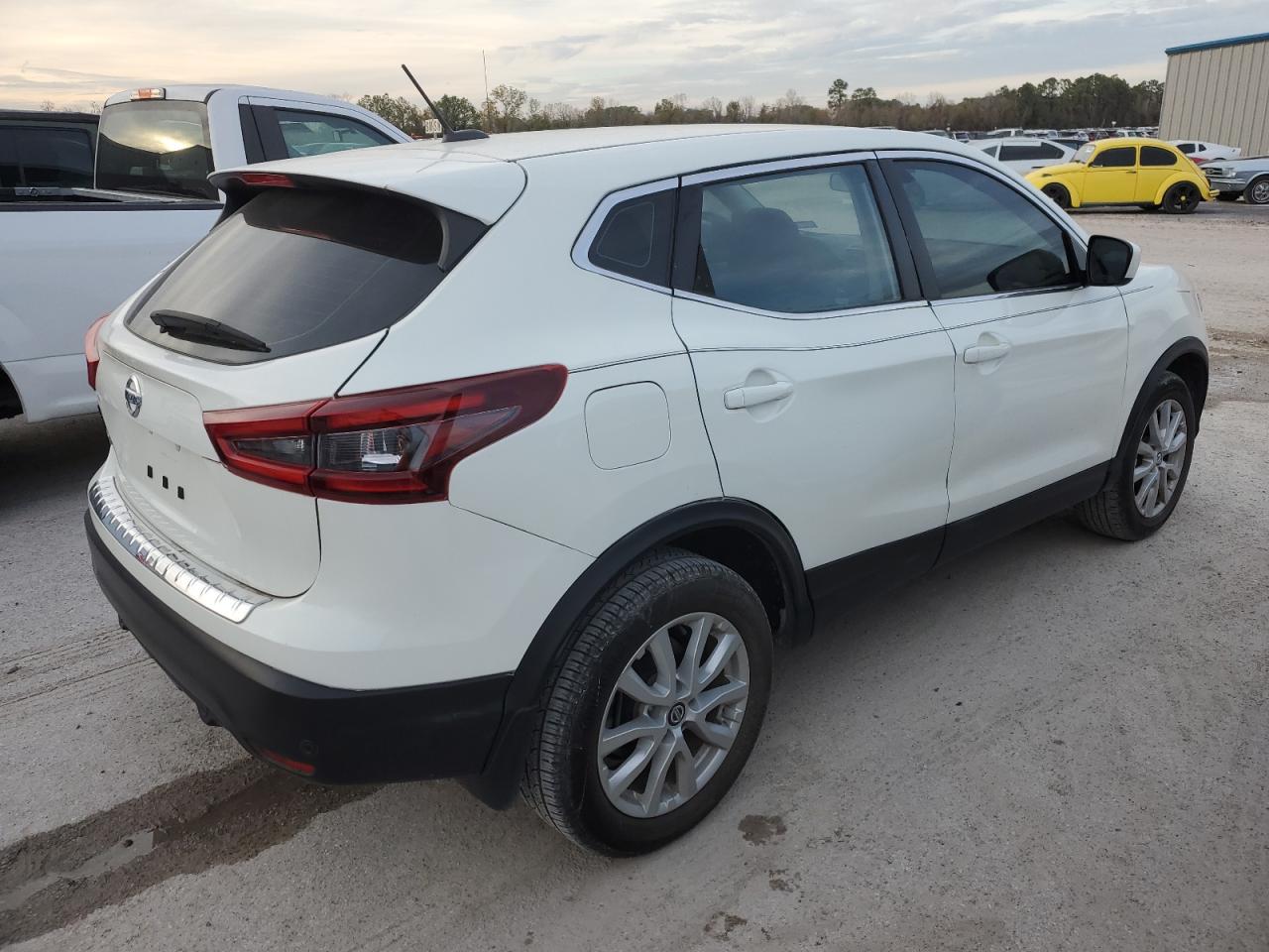 Obraz 3 z 2020 NISSAN ROGUE SPORT S 2020 z VIN JN1BJ1CV2LW264764