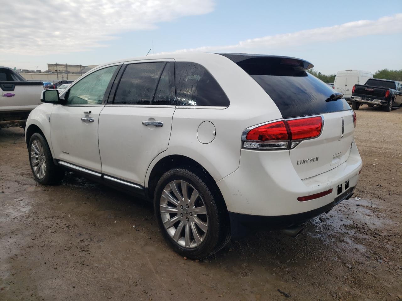 Image 2 of 2011 LINCOLN MKX  2011 with VIN 2LMDJ8JK5BBJ05079