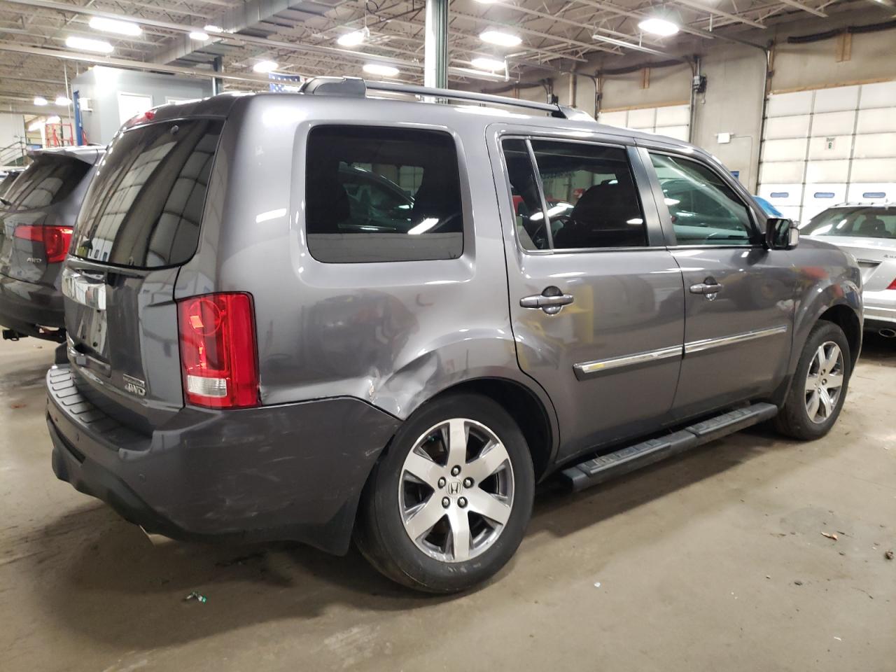 Obraz 3 z 2015 HONDA PILOT TOURING 2015 z VIN 5FNYF4H99FB006644