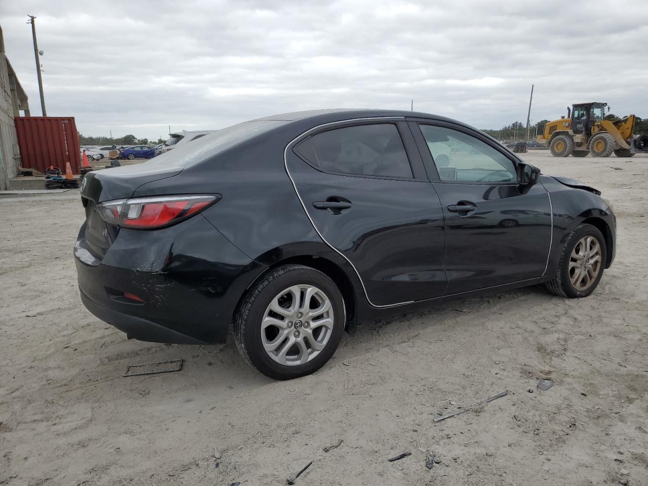 Изображение 3 2016 TOYOTA SCION IA  2016 с VIN 3MYDLBZV6GY139909