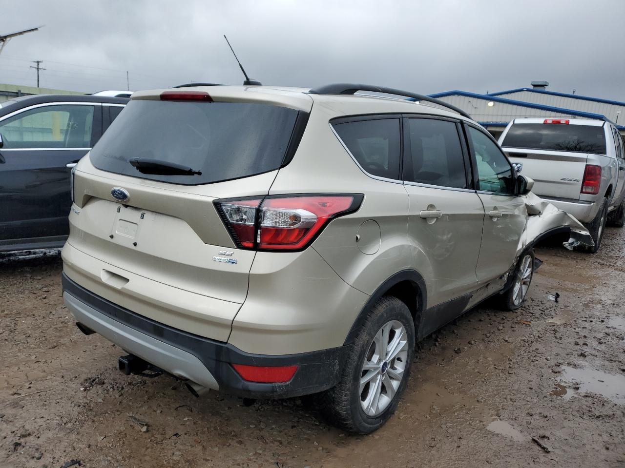 Image 3 of 2018 FORD ESCAPE SE 2018 with VIN 1FMCU9GD8JUD25015