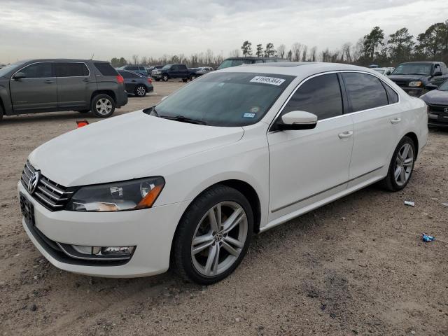 Image 1 of 2015 VOLKSWAGEN PASSAT SE 2015 with VIN 1VWBV7A30FC050901