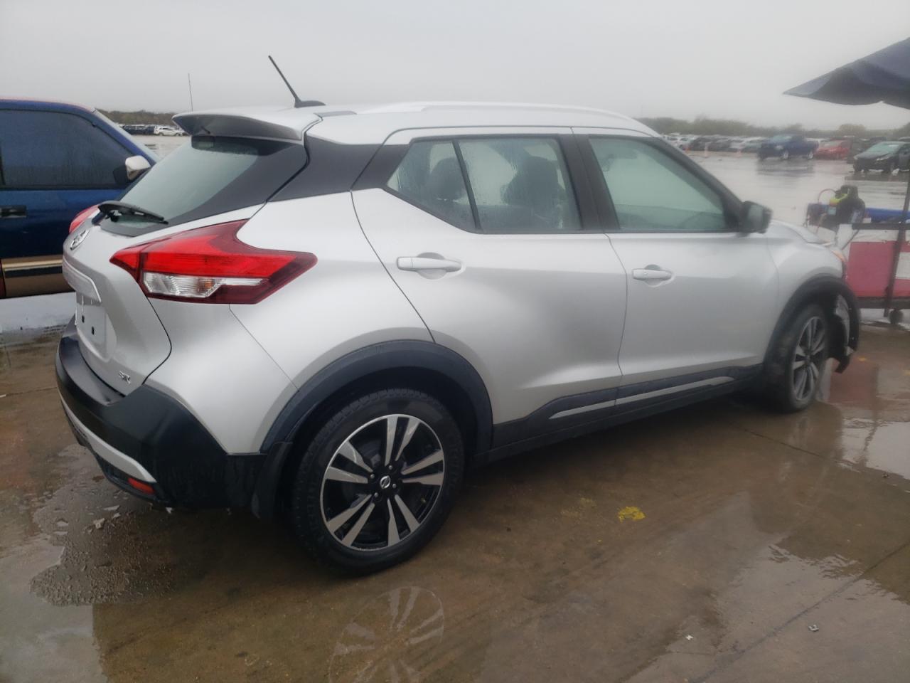 Изображение 3 Nissan Kicks S 2019 с VIN 3N1CP5CU0KL526383