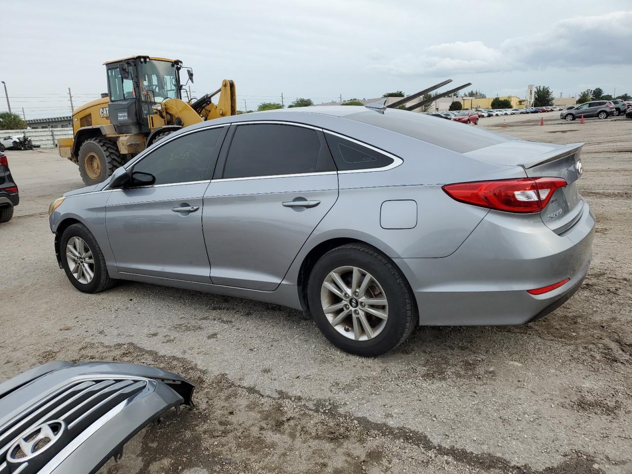 Obraz 2 z 2015 HYUNDAI SONATA SE 2015 z VIN 5NPE24AF1FH136546