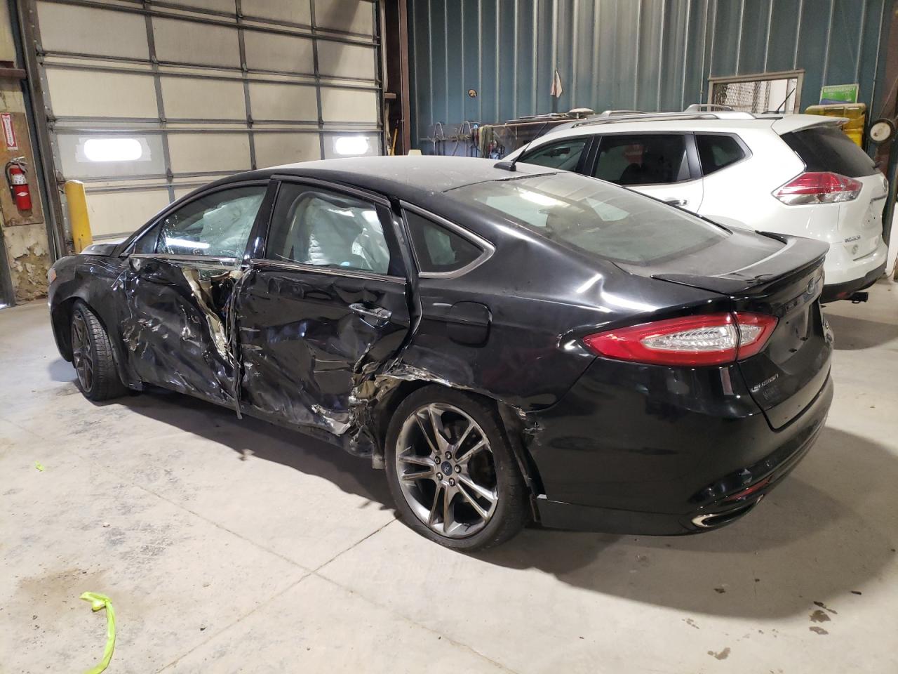 Image 2 of 2016 FORD FUSION TITANIUM 2016 with VIN 3FA6P0K9XGR366436