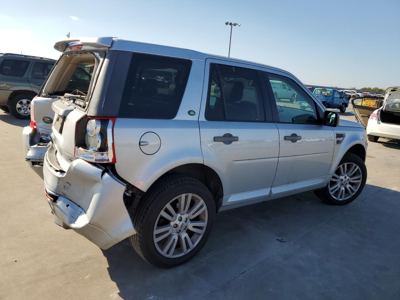 Image 3 of 2010 LAND ROVER LR2 HSE 2010 with VIN SALFR2BN0AH184811
