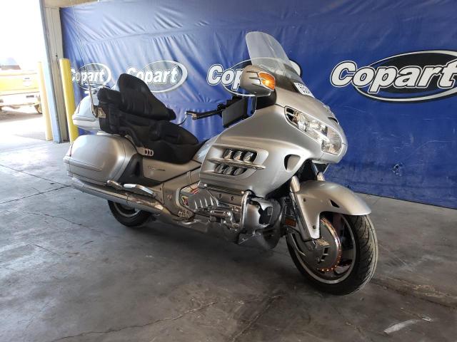 Изображение 1 2005 HONDA GL1800  2005 с VIN 1HFSC47005A412004